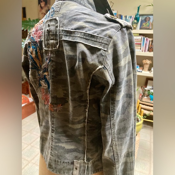 Military (esque) Distressed Jacket. Very cool! - Picture 8 of 9